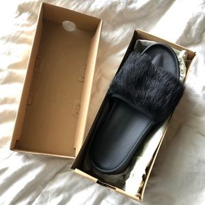 UGG Royal Slide Sandals, Black Finish, Women’s 9 M